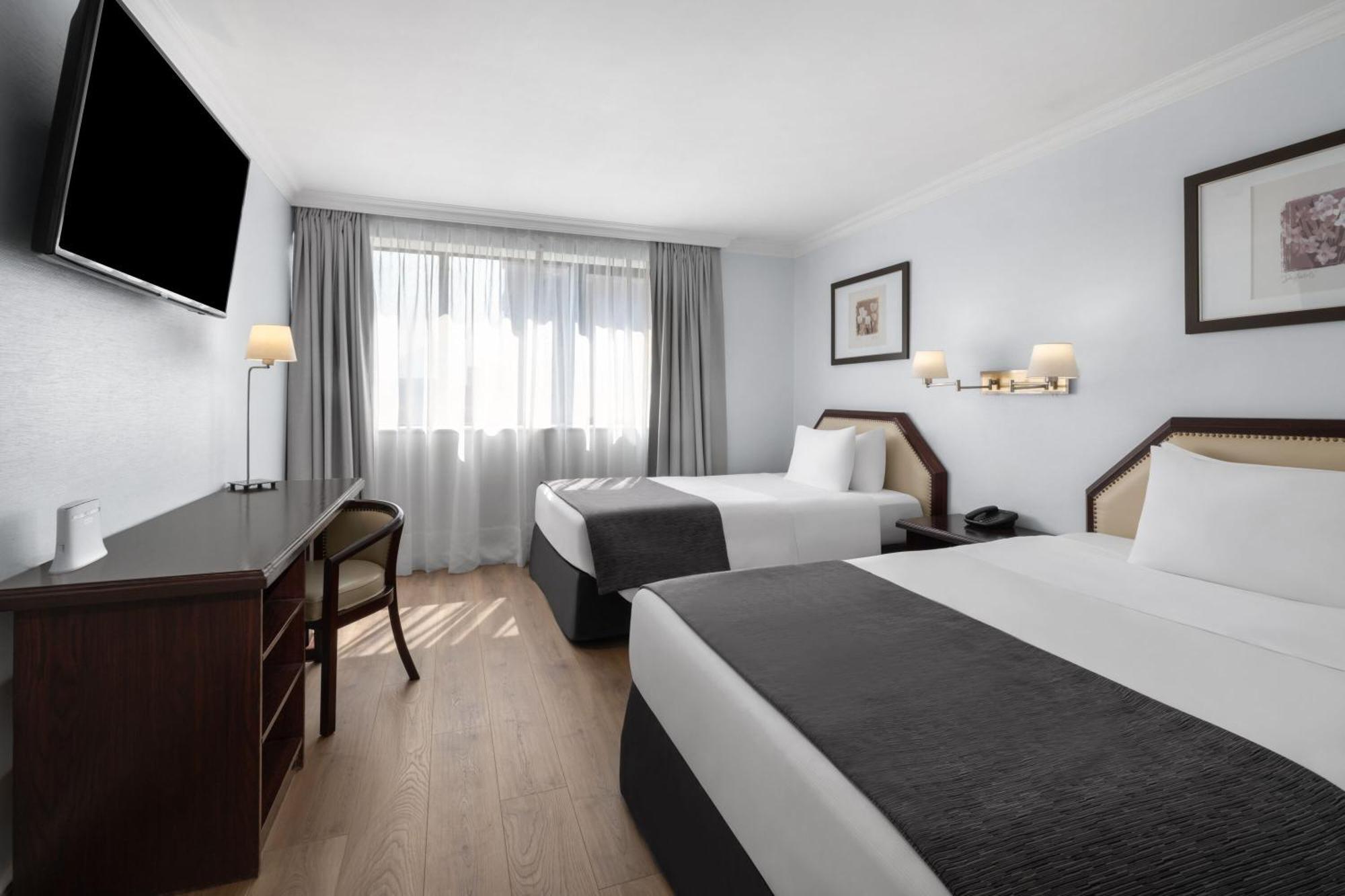 Wyndham Garden Santiago Kennedy Hotel ภายนอก รูปภาพ