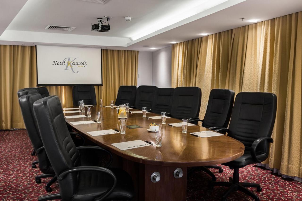 Wyndham Garden Santiago Kennedy Hotel ภายนอก รูปภาพ